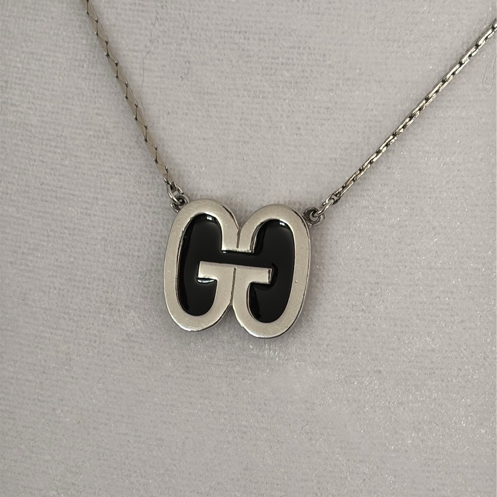 Givenchy necklace - Picture 5 of 7